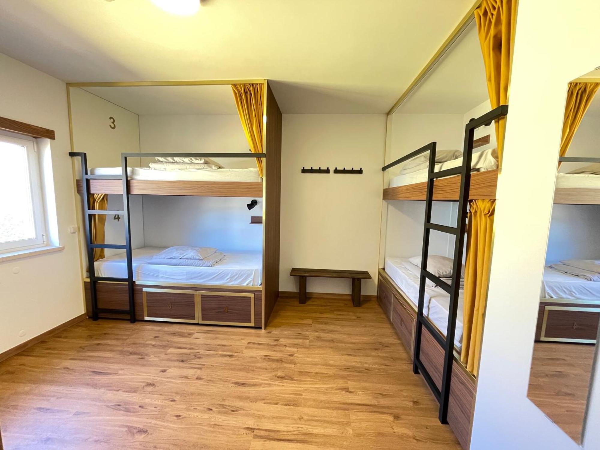 33 Hostel Балеал Экстерьер фото
